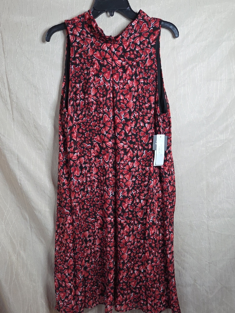 Signature by Robbie Bee Red and Black Floral‎ Sleeveless Dress
